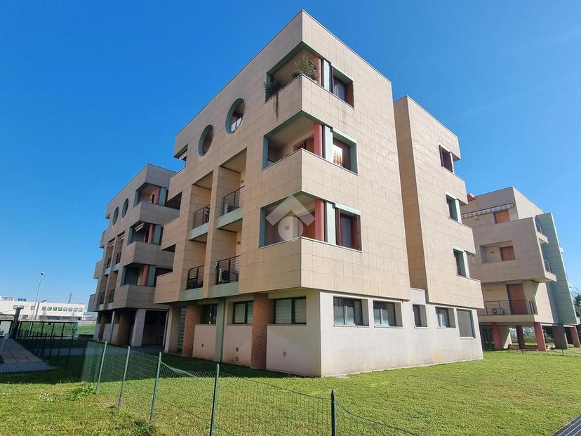 Trilocale in Via Berlinguer 7, Carugate