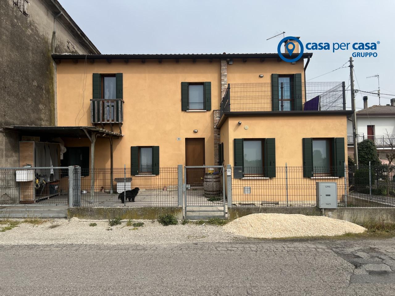 Villa a schiera in Via Canaletta, Boara Pisani