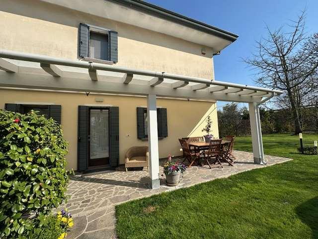 Villa bifamiliare, Salgareda
