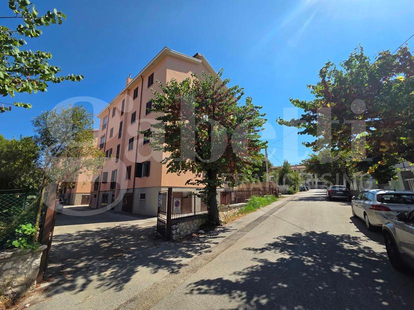 Quadrilocale in Via Clitunno, Foligno