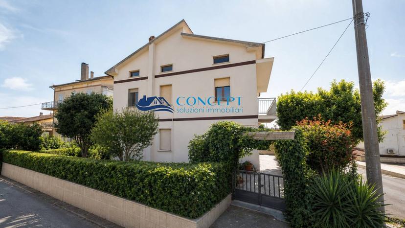 Casa indipendente in Via San Rocco Snc, Controguerra — foto 4 di 5