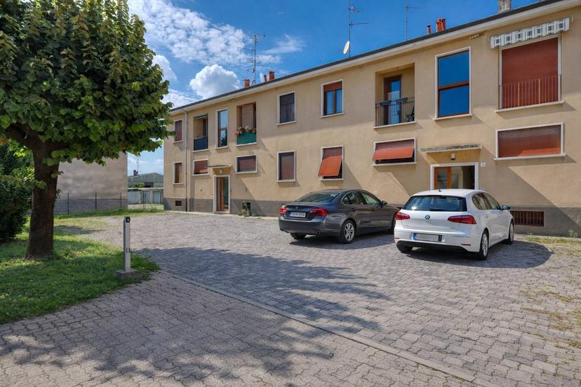 Bilocale in Via XXV Aprile, Carnago — foto 3 di 5