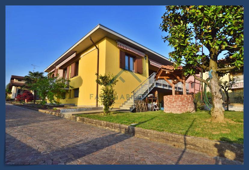 Villa in Via Castiglioni, Caronno Varesino — foto 5 di 5