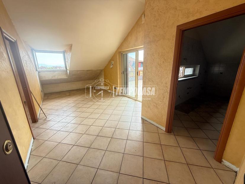 Bilocale in Via Giuseppe Verdi 12/- 11, Giugliano in Campania — foto 5 di 5