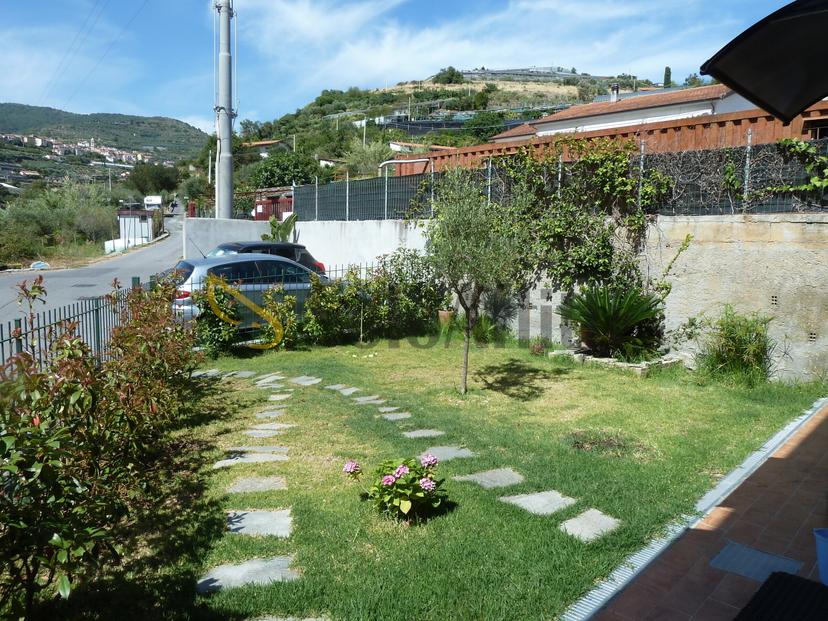 Trilocale in Via Ortassi 44, Santo Stefano al Mare