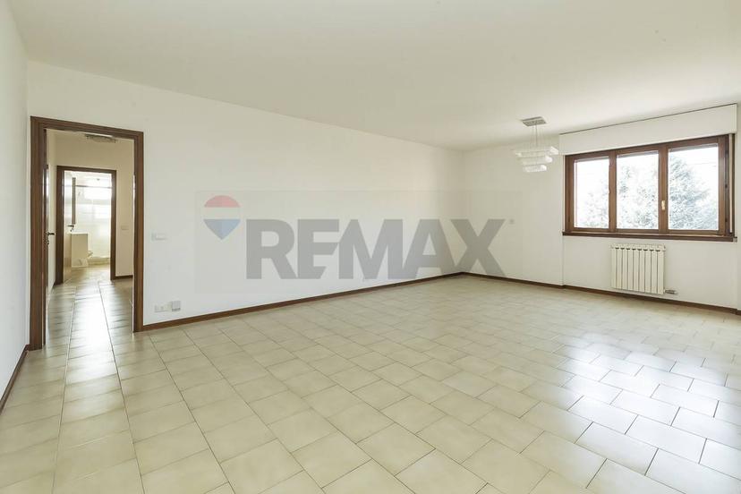 Trilocale in Giovanni Pacini 81, Seregno — foto 4 di 5