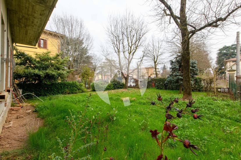 Villa unifamiliare in Viale IV Novembre 10, Bibbiano