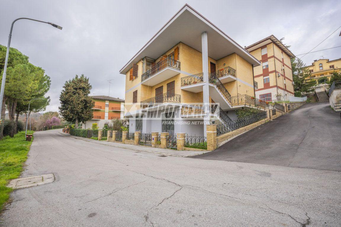 Casa indipendente in Viale Europa, Corridonia