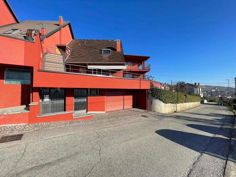 Villa in Via Mezza Montà  26, Piobesi d'Alba — foto 2 di 5