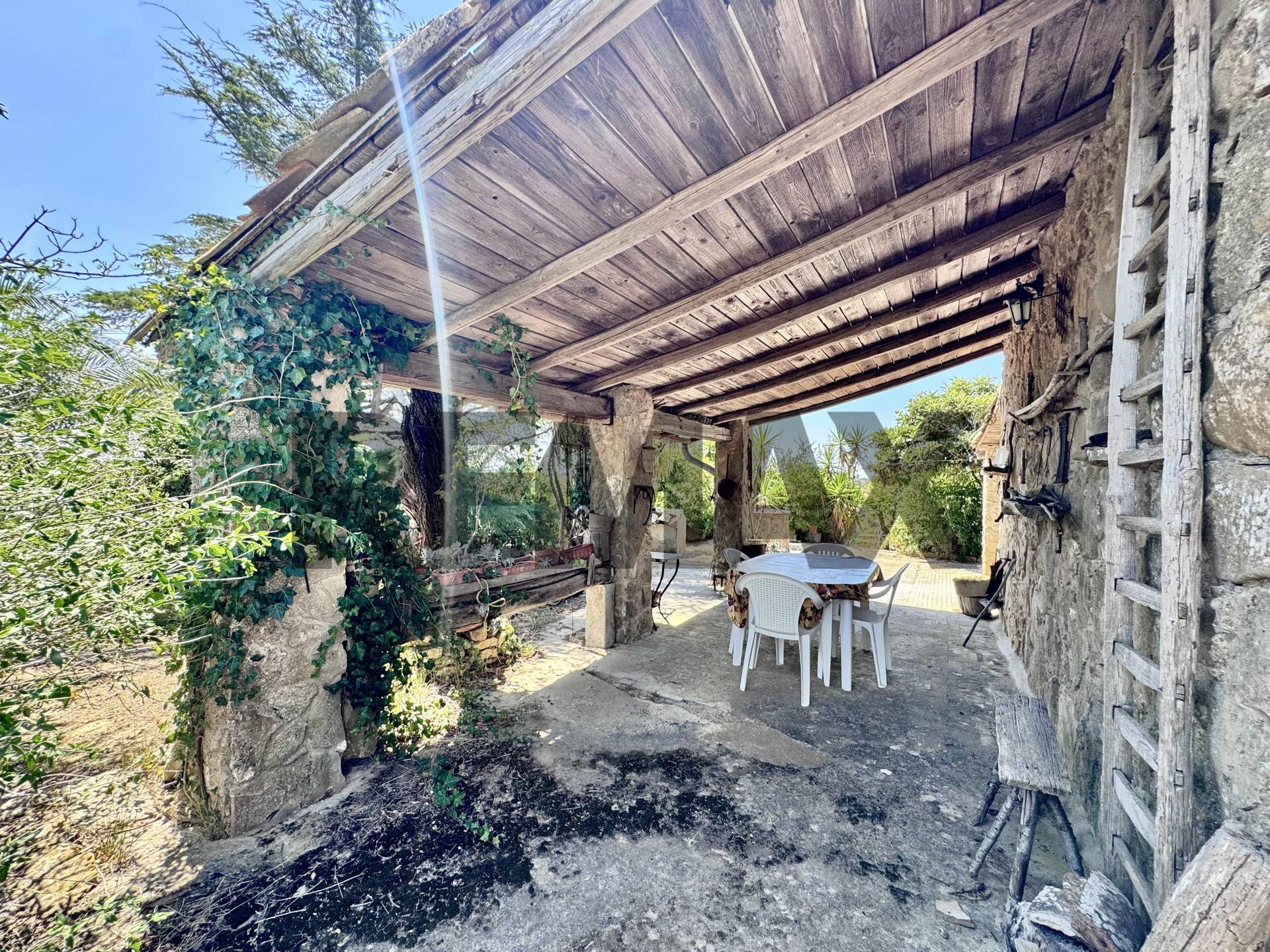 Casa indipendente in Contrada Malcristiano Sn, Piazza Armerina