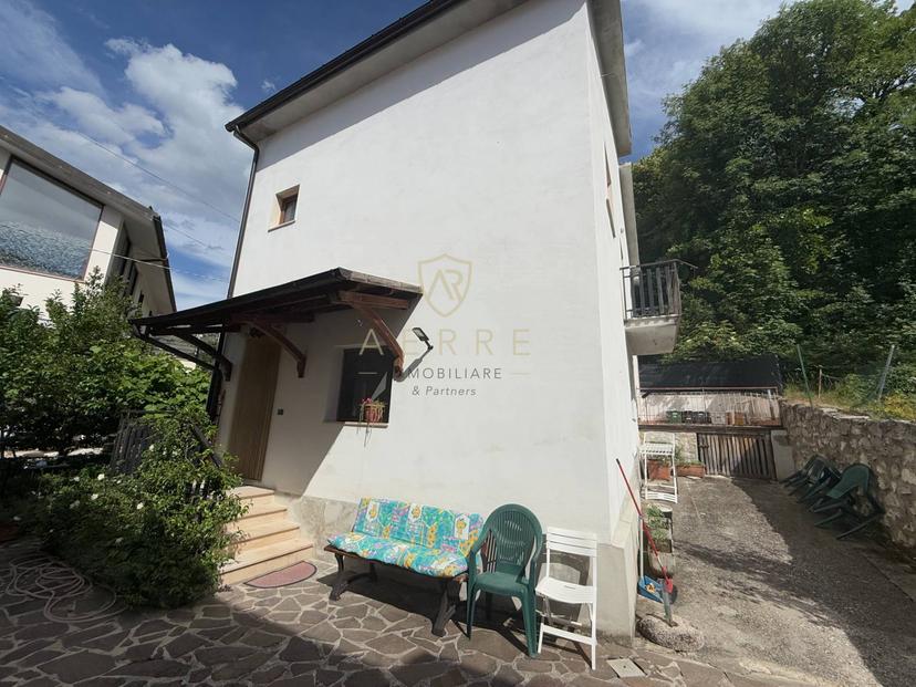 Casa indipendente in Via Roma 179, Sant'Eufemia a Maiella — foto 2 di 5