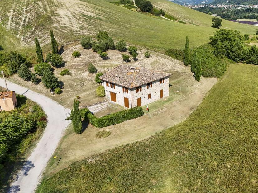 Casale in Via Pieve, Belforte all'Isauro — foto 4 di 5