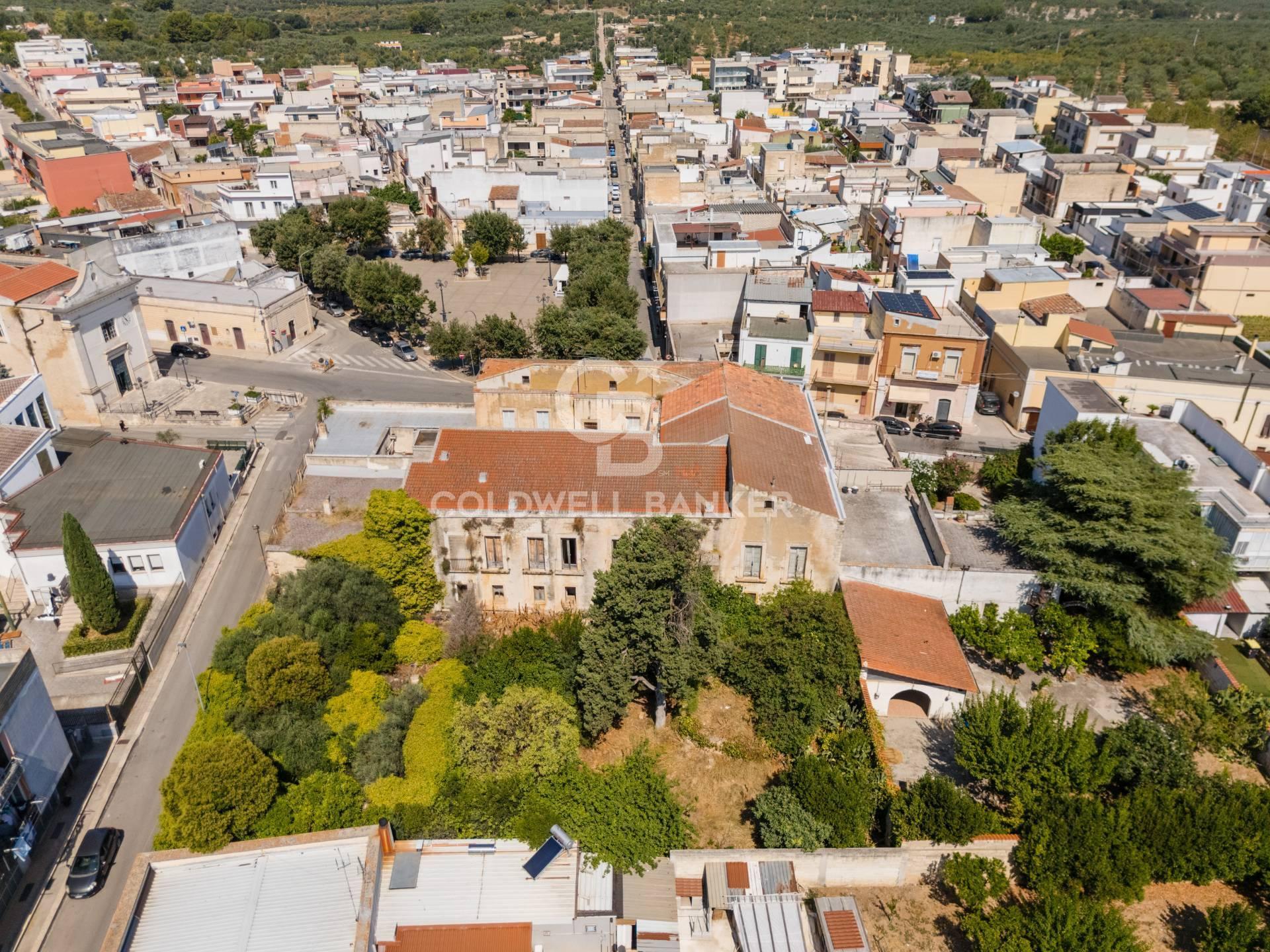 Casa indipendente in Via Sylos Labini, Bitonto