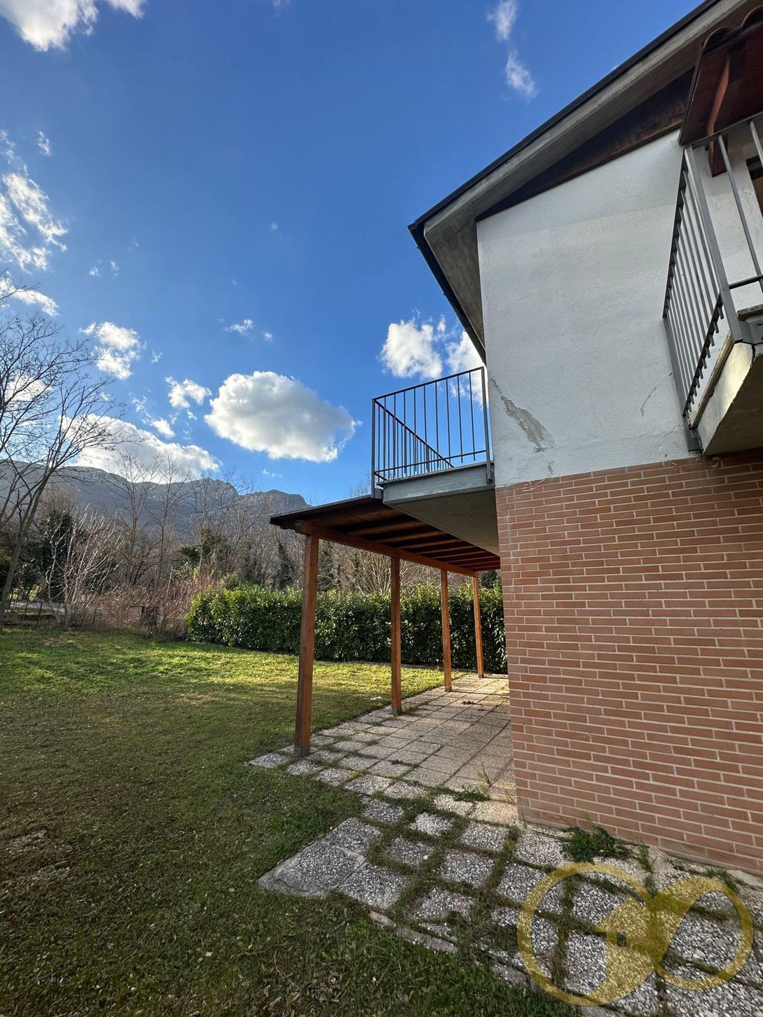 Villa in Brilli, Sarnano