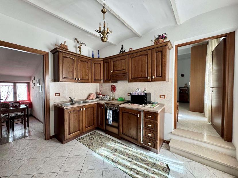 Rustico in Frazione Palazzo Mancinelli , Gualdo Tadino — foto 3 di 5
