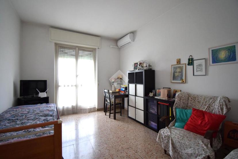 Trilocale in Viale Lombardia, Brugherio — foto 3 di 5