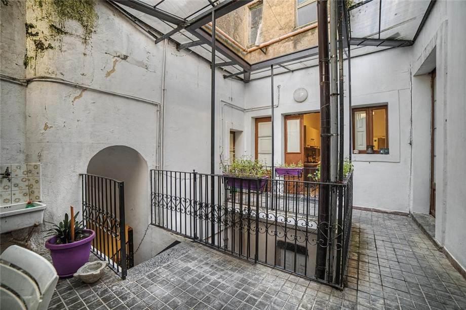 Appartamento in Via Pollichino 11, Randazzo