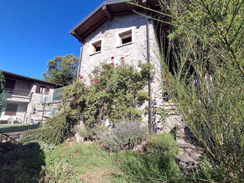 Baita in Località Montagna, Montemezzo — foto 5 di 5