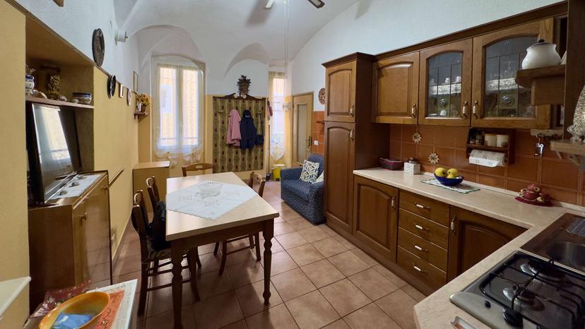 Trilocale in Via Diaz 10, Borghetto Santo Spirito — foto 3 di 5