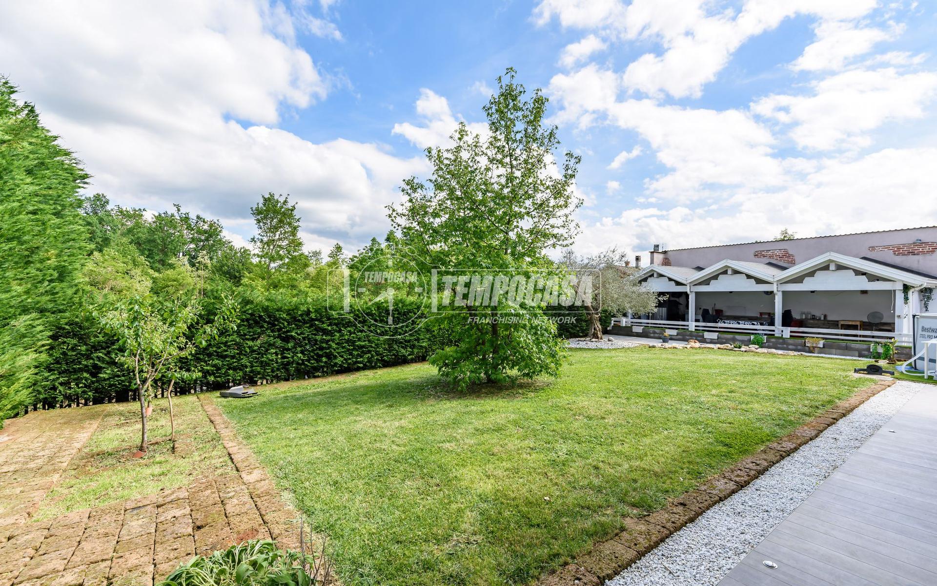 Villa in Via Vecchia di Cuneo 86, Mondovì