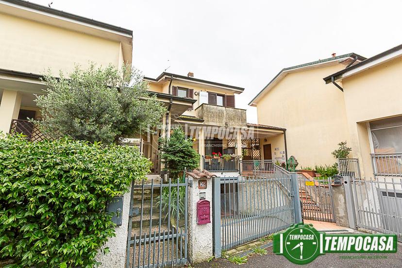 Villa a schiera in Via F. Petrarca, Palazzo Pignano — foto 3 di 5