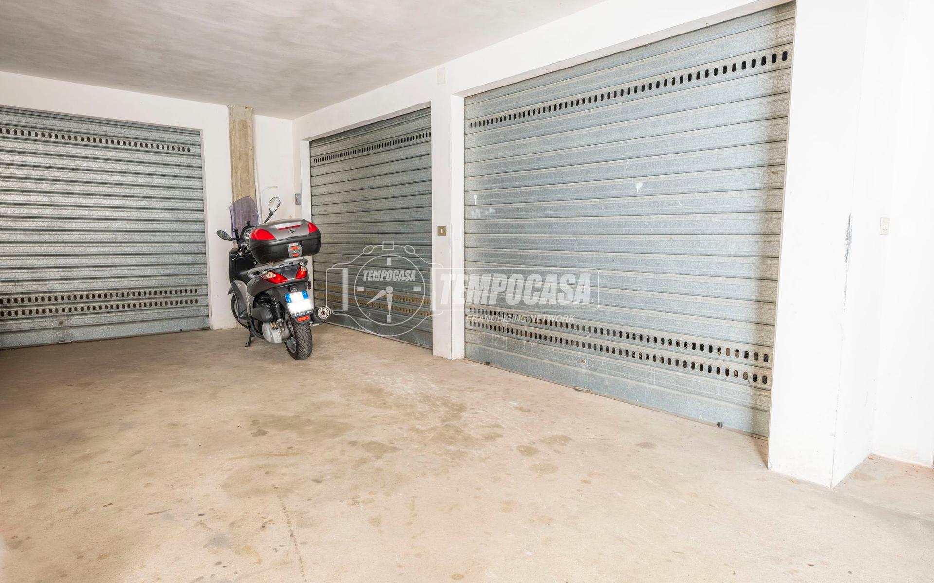 Trilocale in Via Giovanni Falcone 16, Acquaviva Picena
