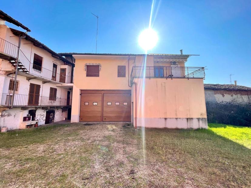 Terratetto unifamiliare in Piazza Vittorio Emanuele  12, Ceresole Alba — foto 5 di 5