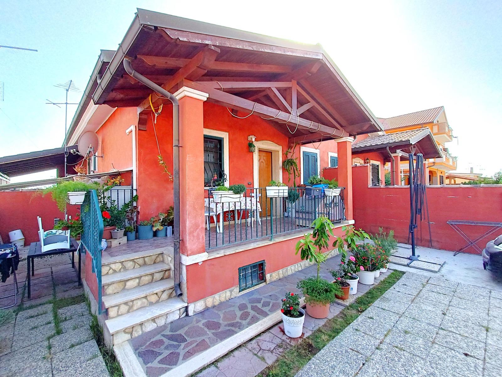 Casa indipendente in Via Olbia Snc, Ardea
