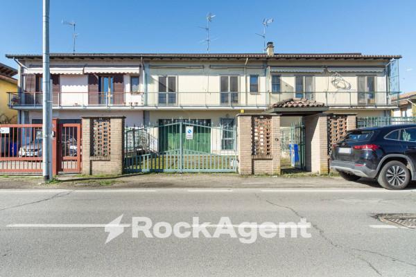 Villa a schiera in Viale Martiri della Libertà 58, Mede — foto 4 di 5