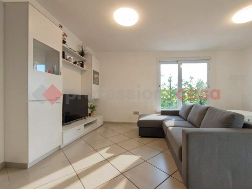 Villa in Via Isonzo , Arona