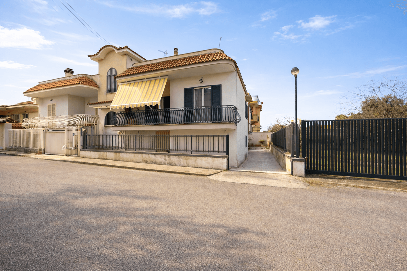 Villa a schiera in Via Rodolfo Morandi , Mugnano di Napoli
