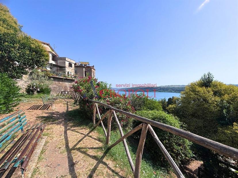 Bilocale in Piazza delle Rupi, Anguillara Sabazia — foto 2 di 5