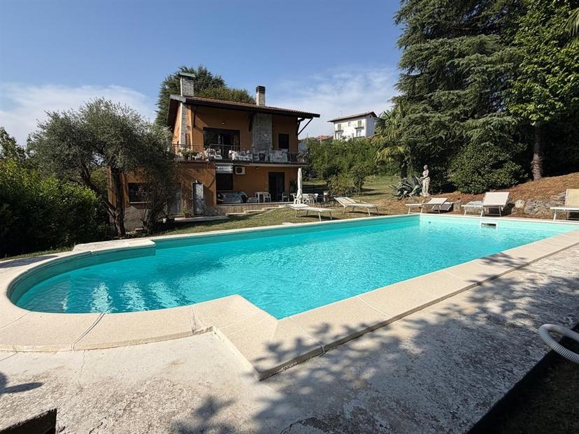Villa in Via del Pozzo 10, Leggiuno