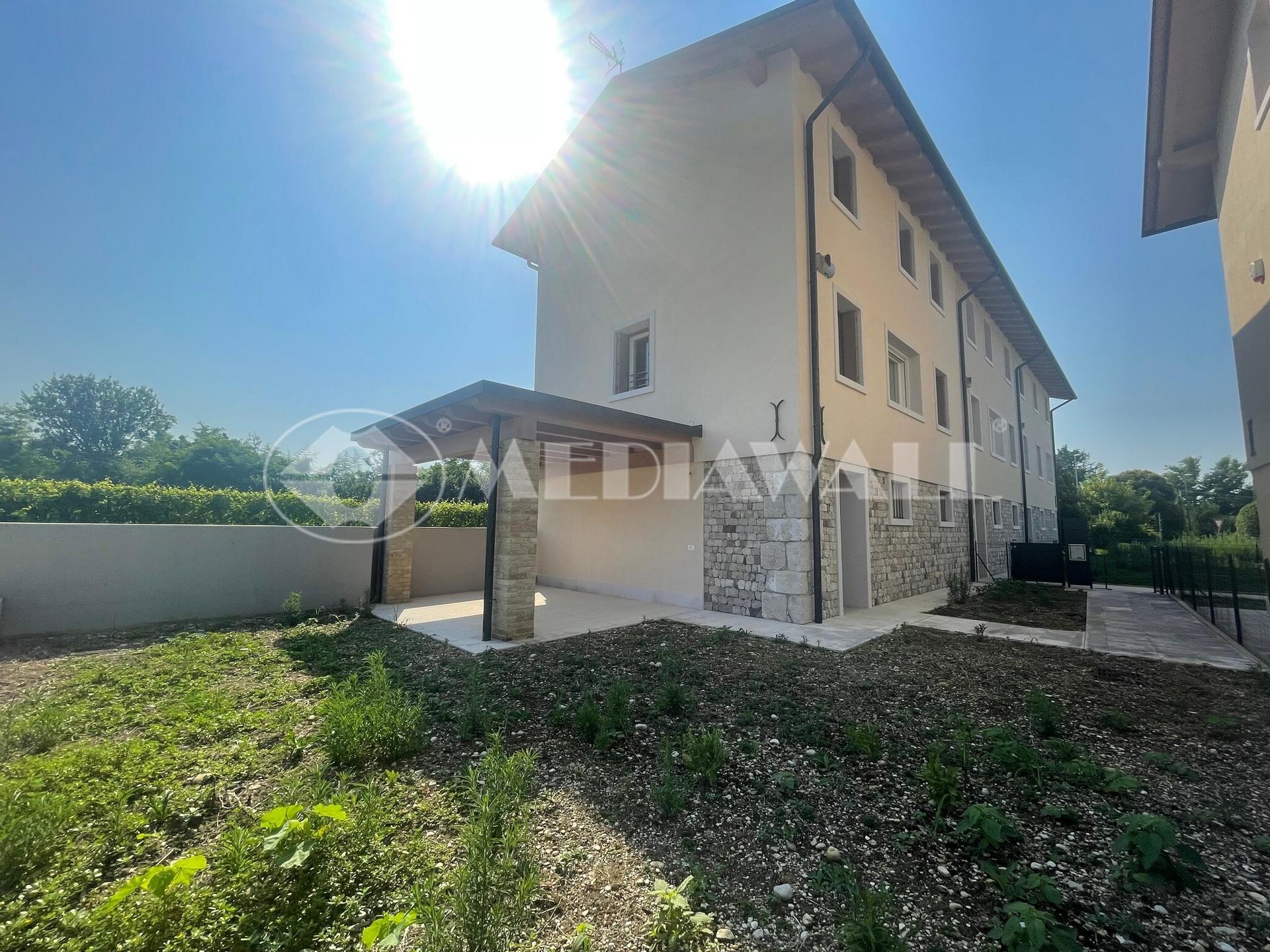 Villa a schiera in Via Cavolano  32, Sacile