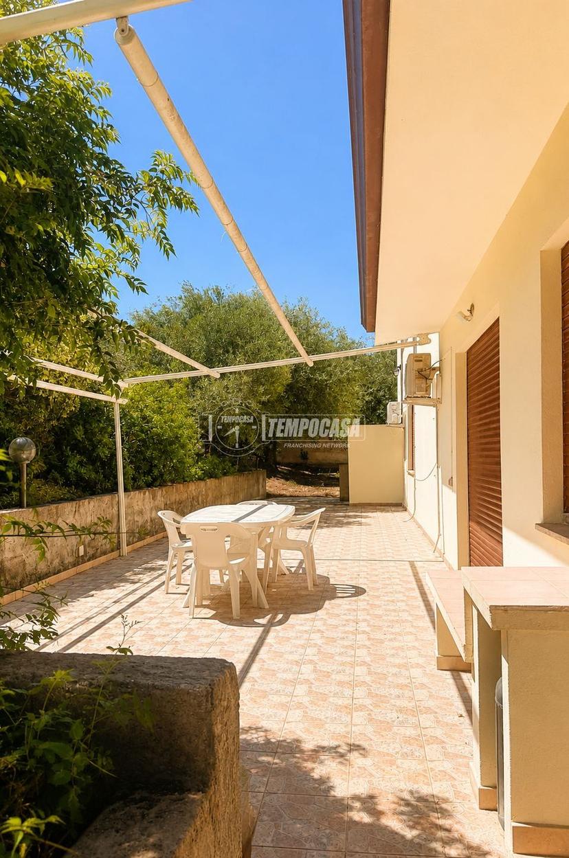 Casa indipendente in Vico Sebastiano Satta 30, Teulada — foto 2 di 5
