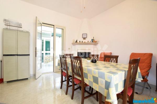 Villa, Oria