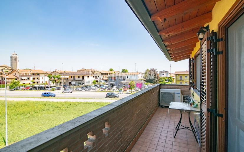 Trilocale in Viale della Resistenza, Truccazzano