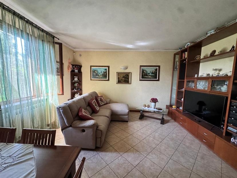 Villa in Via Gementi Vittorina, Curtatone — foto 2 di 5