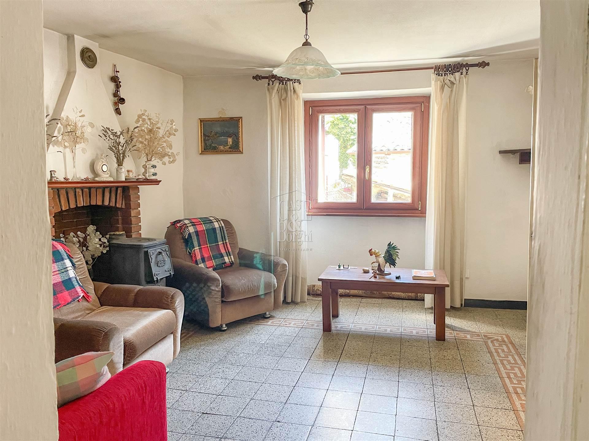 Casa indipendente in Via Roma, Romagnese