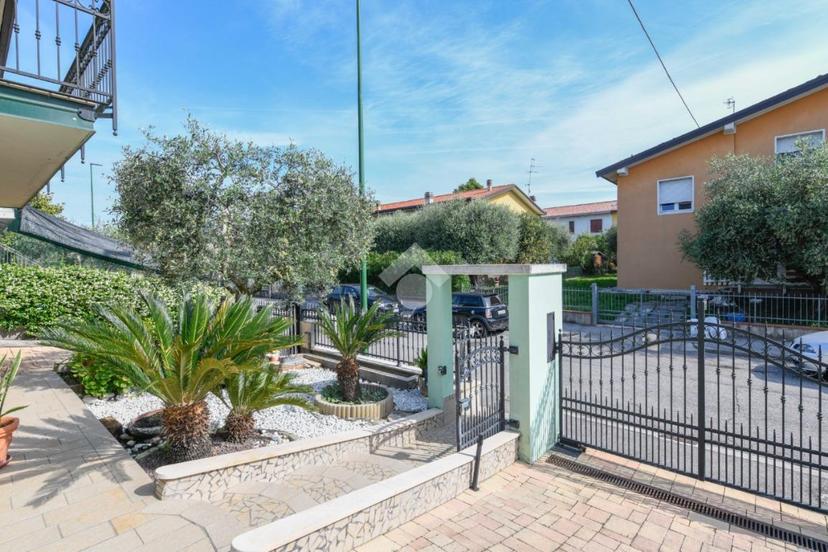Villa in Via Lombardia 10, Peschiera del Garda — foto 4 di 5