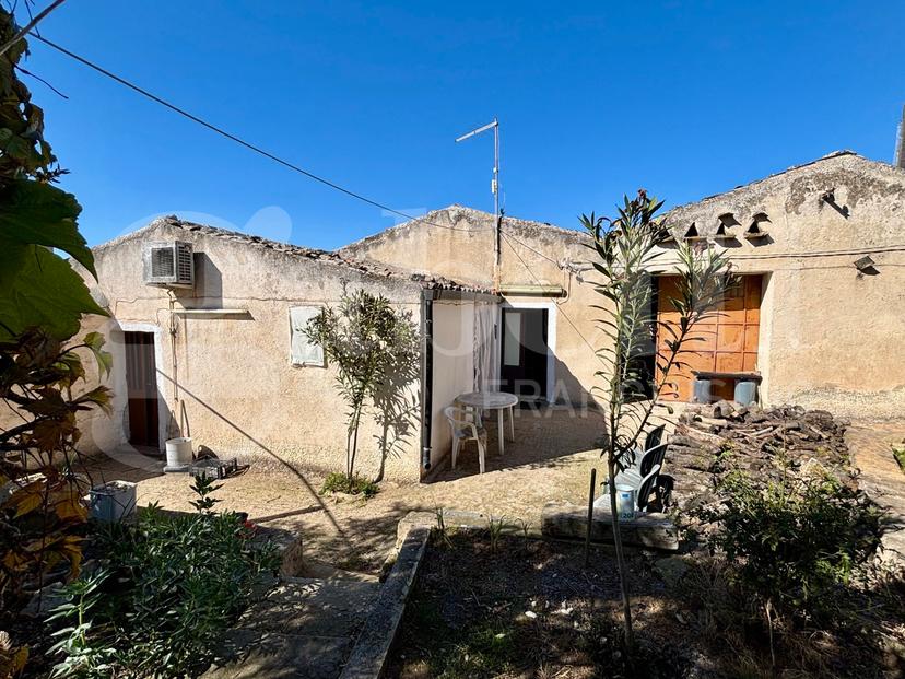 Cascina in Contrada Bortolone 55, Chiaramonte Gulfi — foto 5 di 5