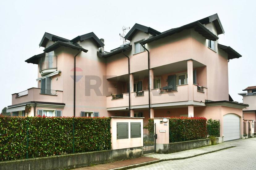 Trilocale in Via Garibaldi 80, Carnago — foto 2 di 5