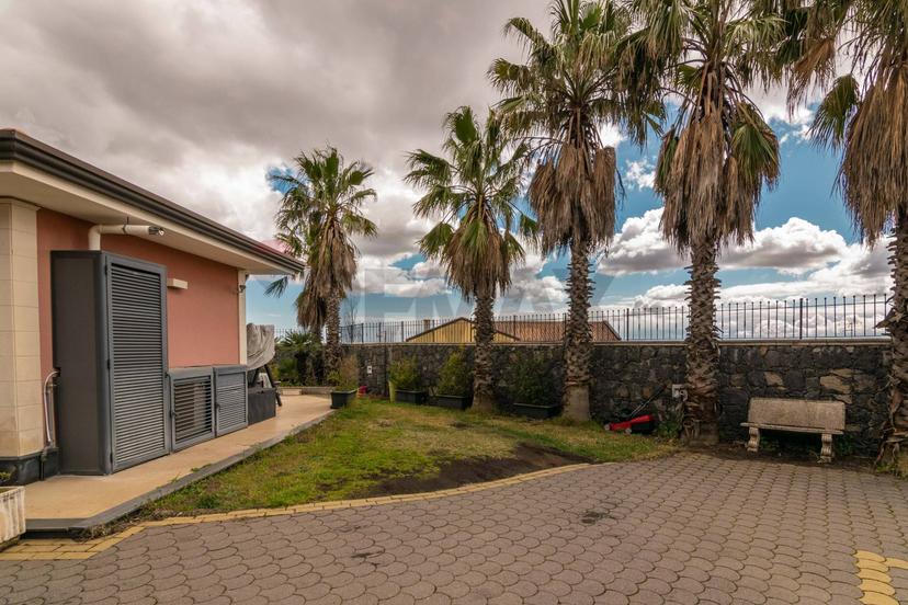 Villa in Piersanti Mattarella 16, Pedara — foto 4 di 5