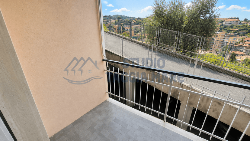 Trilocale in Via Dante Alighieri, Sanremo