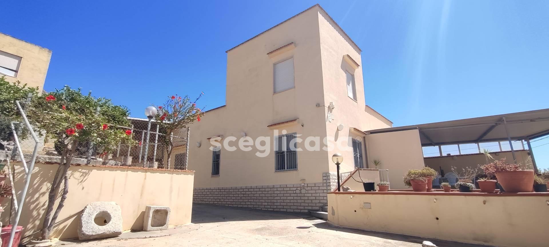 Casa indipendente in Via Alberto d'Angelo 2, Valderice