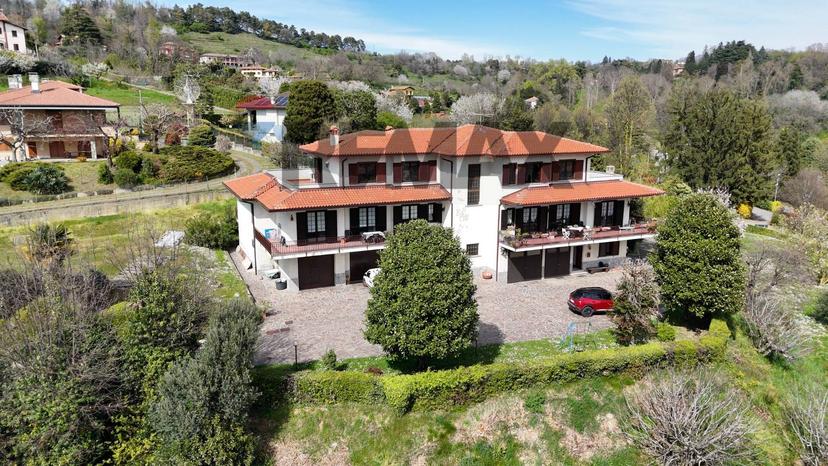 Villa in Via 24 Maggio 49, Viganò — foto 2 di 5