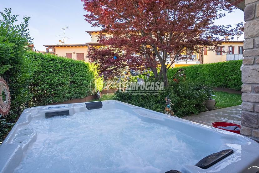 Quadrilocale in Via Isabella d'Este 82, Castiglione delle Stiviere — foto 4 di 5
