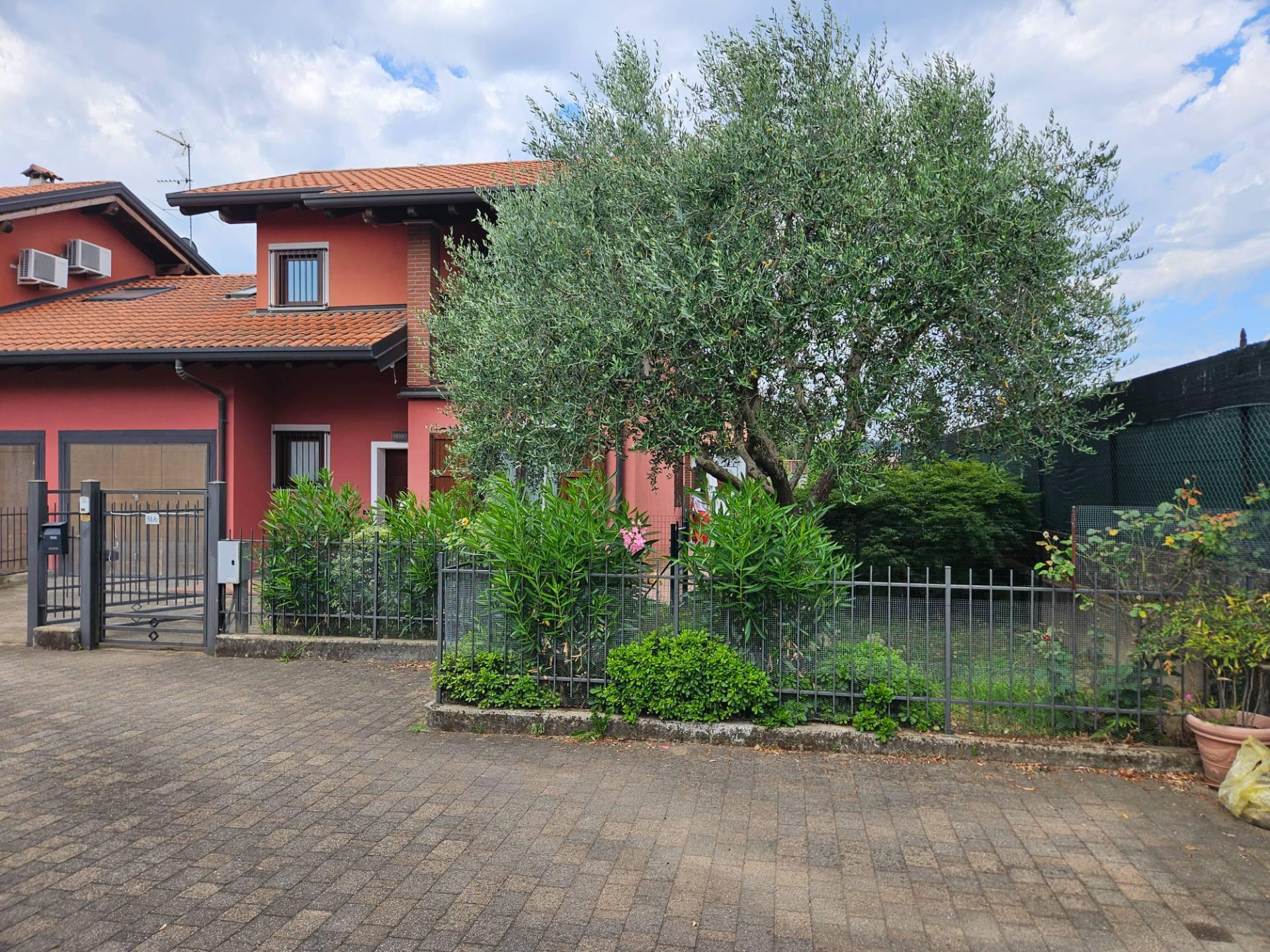 Villa in Via Brera 51/d, Varallo Pombia