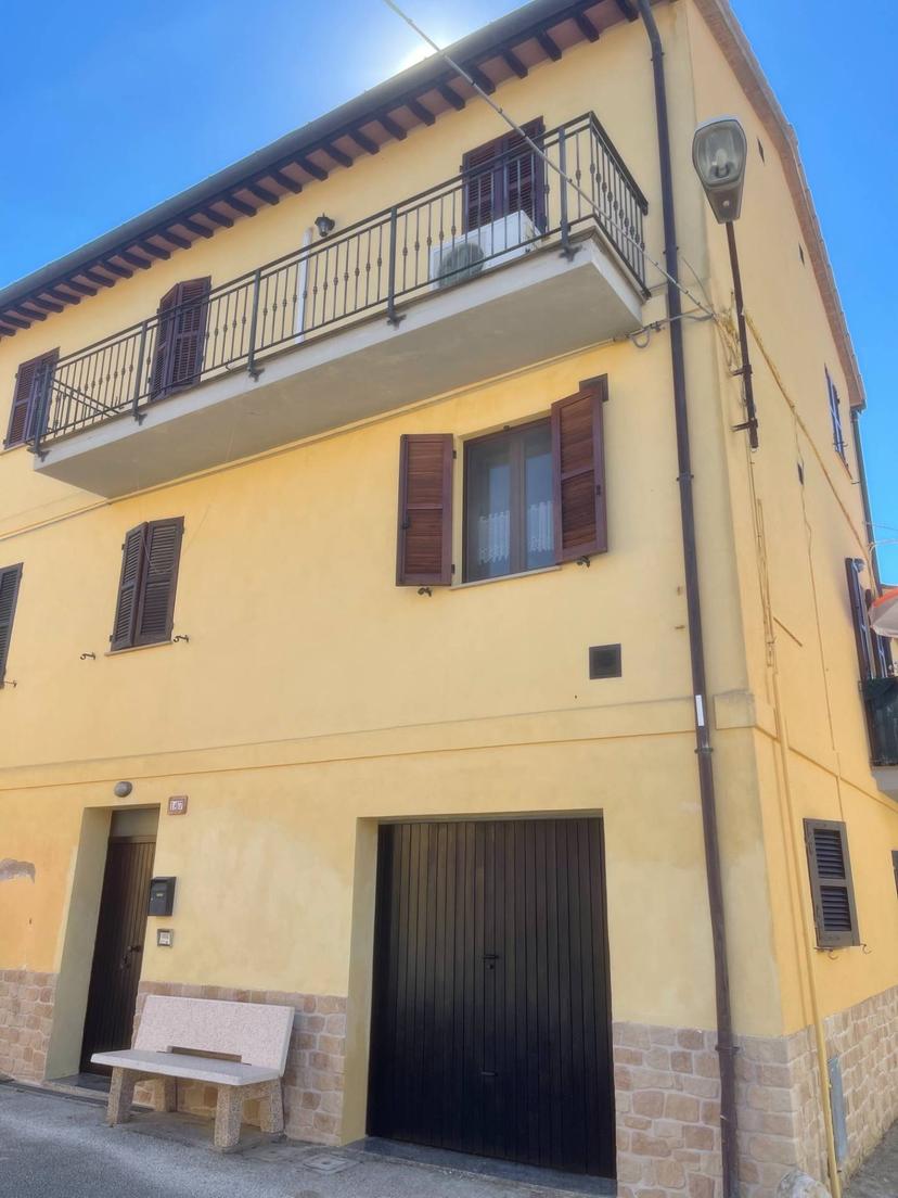 Villa a schiera in Cantia 147, Fabriano — foto 3 di 5