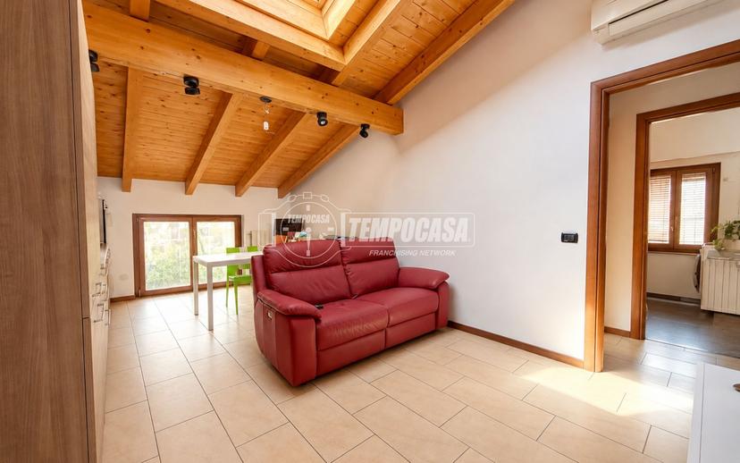Bilocale in Via S. Giovanni Bosco 2, Casatenovo — foto 3 di 5